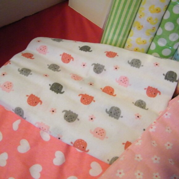 Couvertures emmaillotement ou intimité d'allaitement, ens. de 4, Fille ou Garçon - Picture 7 of 11